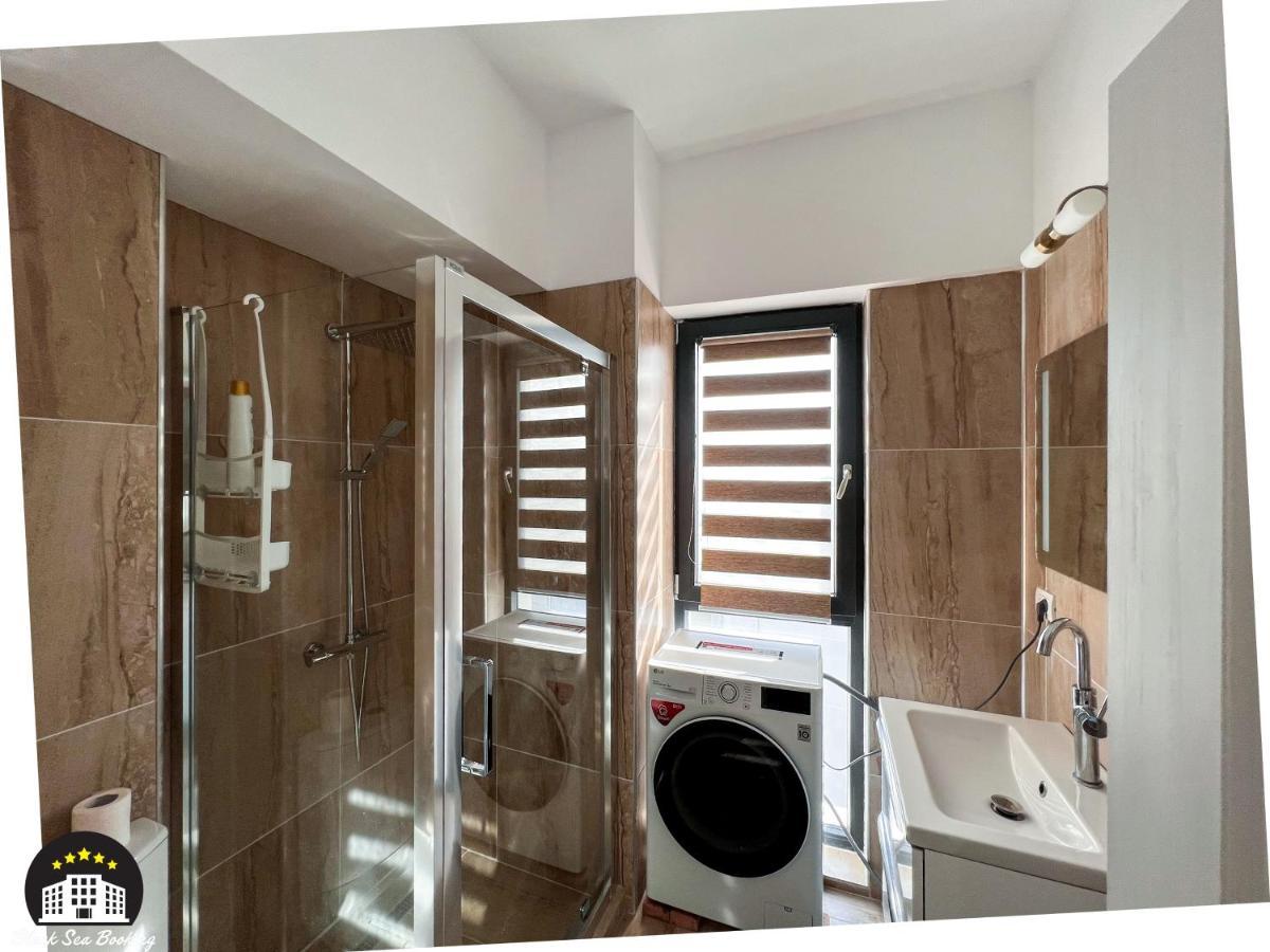 Black Sea Booking - Dubai Navodari Exterior photo